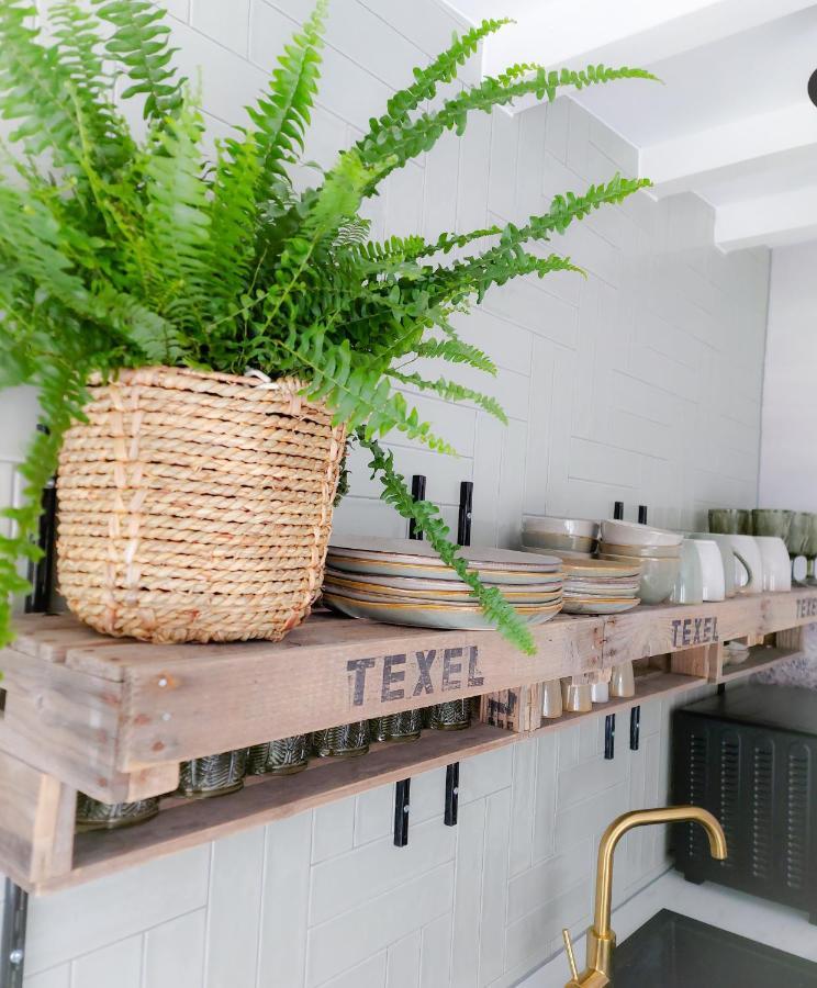 Snurk Texel Bed & Breakfast Den Burg Bagian luar foto