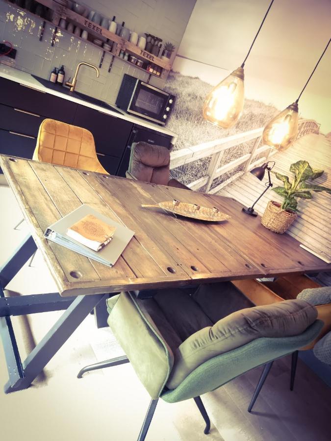 Snurk Texel Bed & Breakfast Den Burg Bagian luar foto